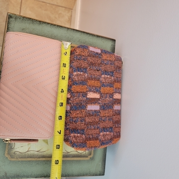 Universal Thread Cosmetic Bag and Pink Quilted Wallet Lot - Picture 8 of 10